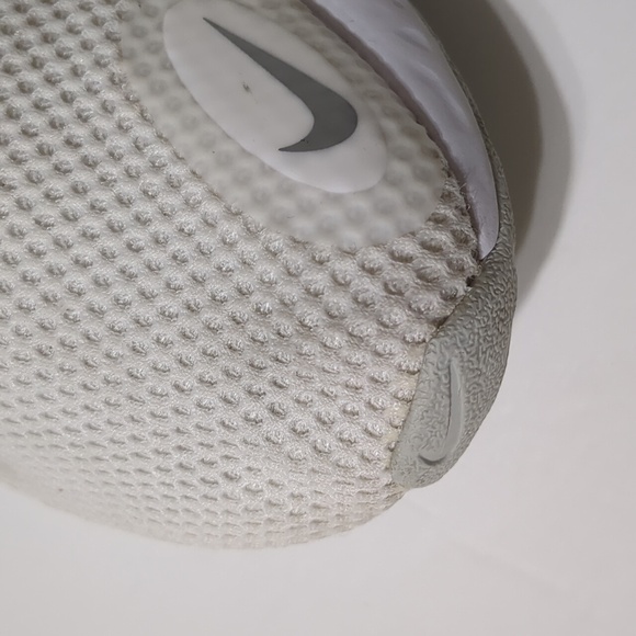 Women’s Nike Renew size 9.5 running shoes white and silver - Picture 7 of 12